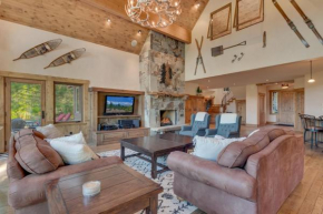 Highland Estate at Old Greenwood - Large, Luxury, Private Hot Tub & Amenity Access Truckee